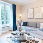 Apartment Benville - 54qm Fuer 5 Personen - Ruhige Lage & Stellplatz - Wlan - Zentral - Fahrradkeller *