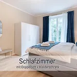 Benville - 54qm Fuer 5 Personen - Ruhige Lage & Stellplatz - Wlan - Zentral - Fahrradkeller Apartment Pirna