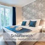 Apartment Benville - 54qm Fuer 5 Personen - Ruhige Lage & Stellplatz - Wlan - Zentral - Fahrradkeller *