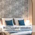 Apartment Benville - 54qm Fuer 5 Personen - Ruhige Lage & Stellplatz - Wlan - Zentral - Fahrradkeller Pirna