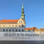 Benville - 54qm Fuer 5 Personen - Ruhige Lage & Stellplatz - Wlan - Zentral - Fahrradkeller * Pirna