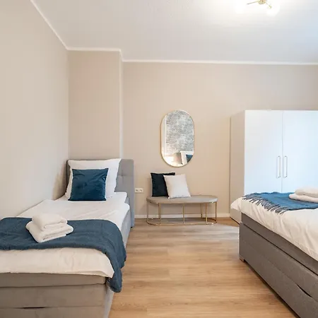 Benville - 54qm Fuer 5 Personen - Ruhige Lage & Stellplatz - Wlan - Zentral - Fahrradkeller *