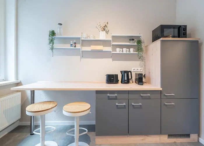 Benville - 54qm Fuer 5 Personen - Ruhige Lage & Stellplatz - Wlan - Zentral - Fahrradkeller Appartement