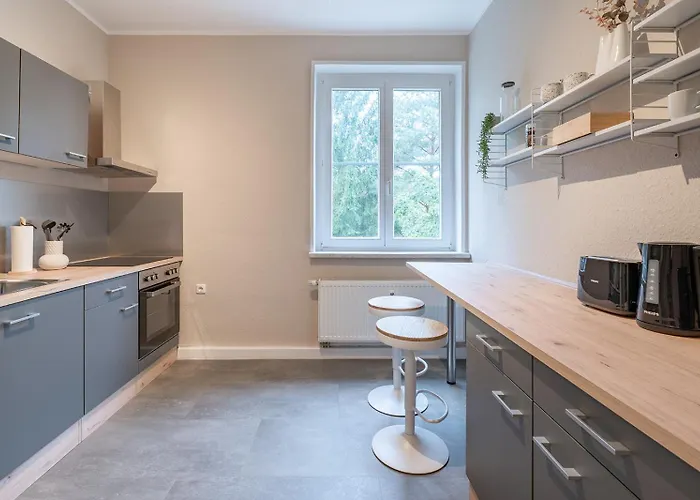 Appartement Benville - 54qm Fuer 5 Personen - Ruhige Lage & Stellplatz - Wlan - Zentral - Fahrradkeller Pirna