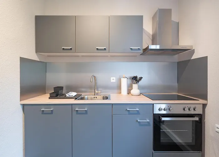 Benville - 54qm Fuer 5 Personen - Ruhige Lage & Stellplatz - Wlan - Zentral - Fahrradkeller Pirna