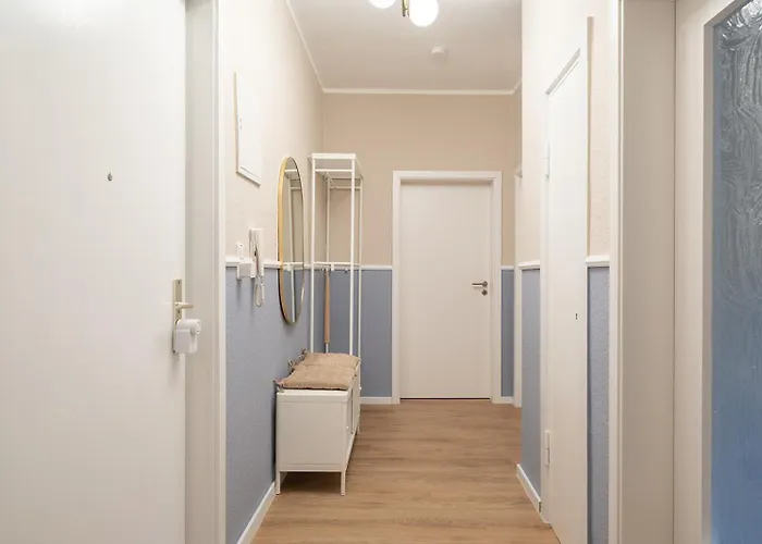 Benville - 54qm Fuer 5 Personen - Ruhige Lage & Stellplatz - Wlan - Zentral - Fahrradkeller