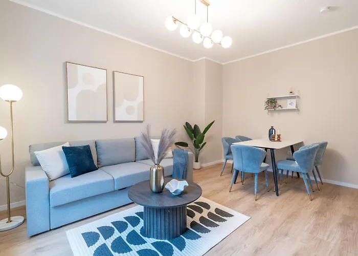 Benville - 54qm Fuer 5 Personen - Ruhige Lage & Stellplatz - Wlan - Zentral - Fahrradkeller Appartement *