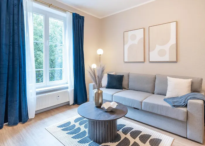 Benville - 54qm Fuer 5 Personen - Ruhige Lage & Stellplatz - Wlan - Zentral - Fahrradkeller Appartement